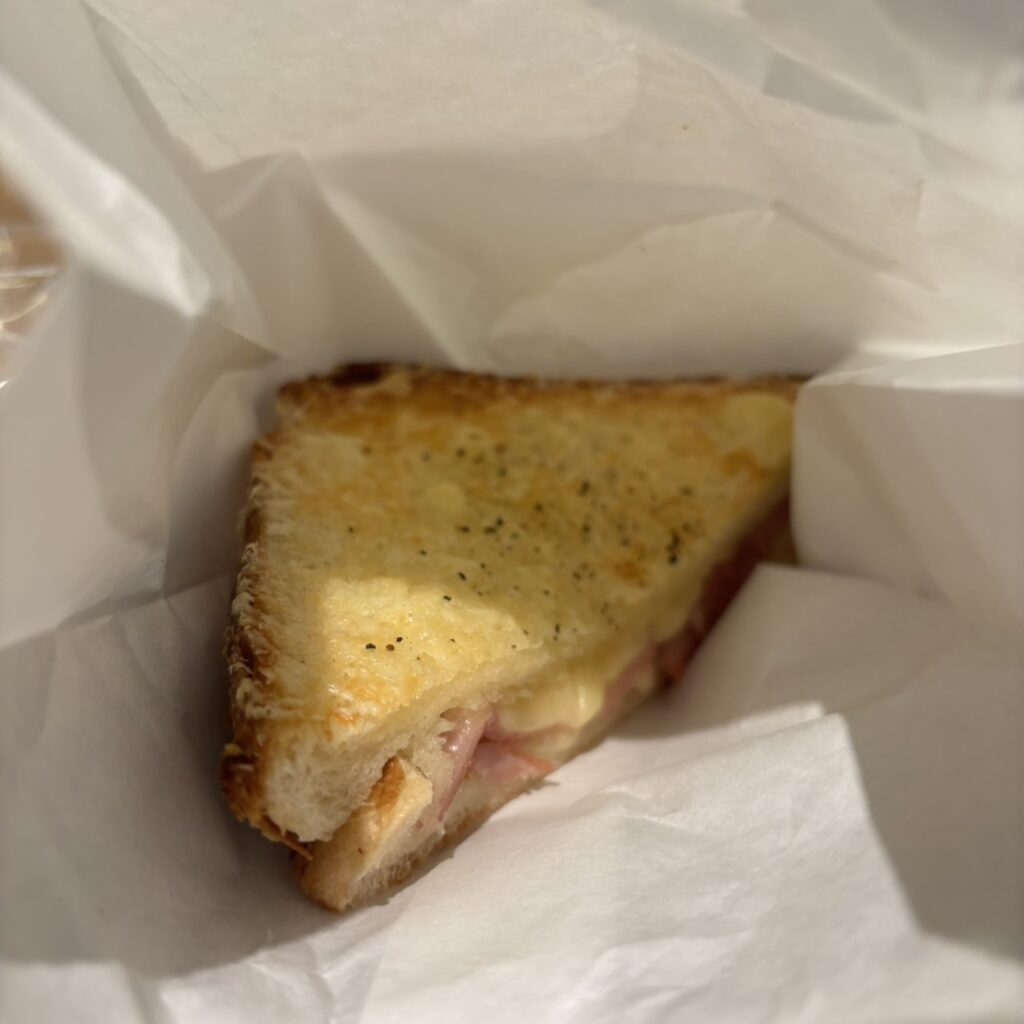 ブントベーカリークロックムッシュ